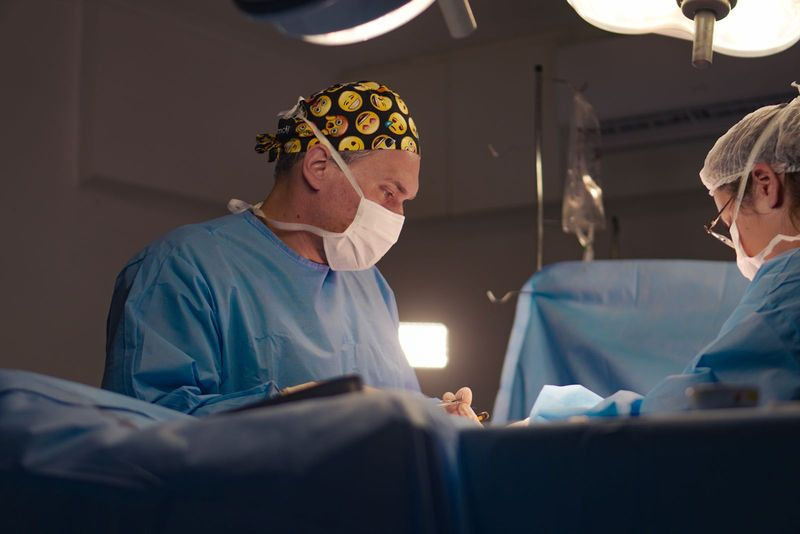 Cirurgia p&oacute;s-gesta&ccedil;&atilde;o re&uacute;ne t&eacute;cnicas para redefinir silhueta