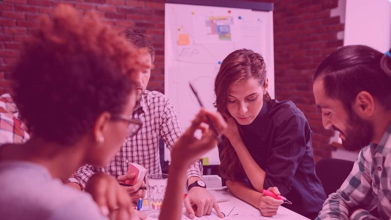 Desenvolver lideran&ccedil;as &eacute; primeira prioridade das empresas