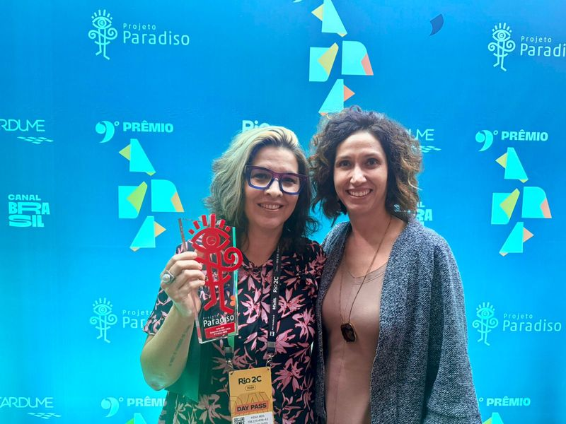 Keka Reis recebe Pr&ecirc;mio Paradiso de Roteirista no ABRA