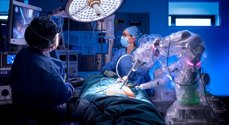 CMR Surgical promove debate sobre IA e o futuro da sa&uacute;de