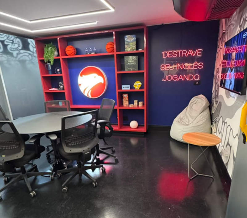 Wizard by Pearson inaugura espa&ccedil;os no Grupo Podpah