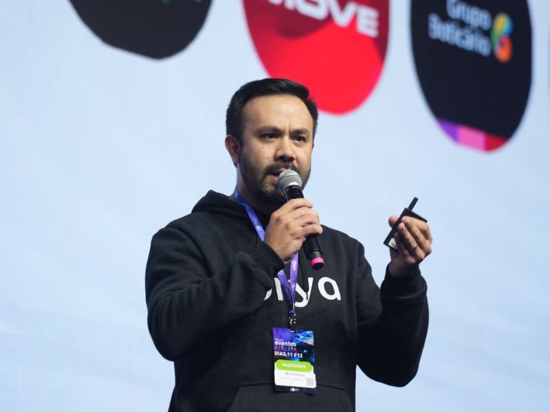 Orya lan&ccedil;a nova era de tradu&ccedil;&atilde;o de palestras com IA